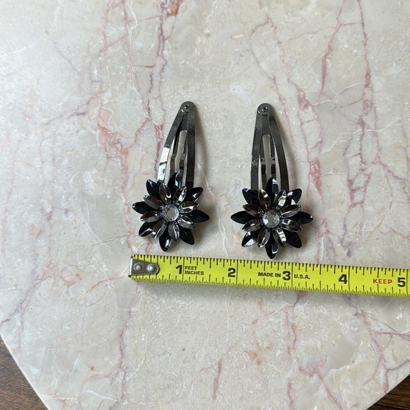 Hair Clips - Picture 3 of 3